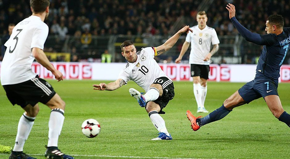 
                <strong>Lukas Podolski</strong><br>
                Es war sein letzter Auftritt, es war sein Abend, es war sein Spiel, er schoss sein Tor. Danke Lukas, Tschö Poldi. ran-Note: 1+
              