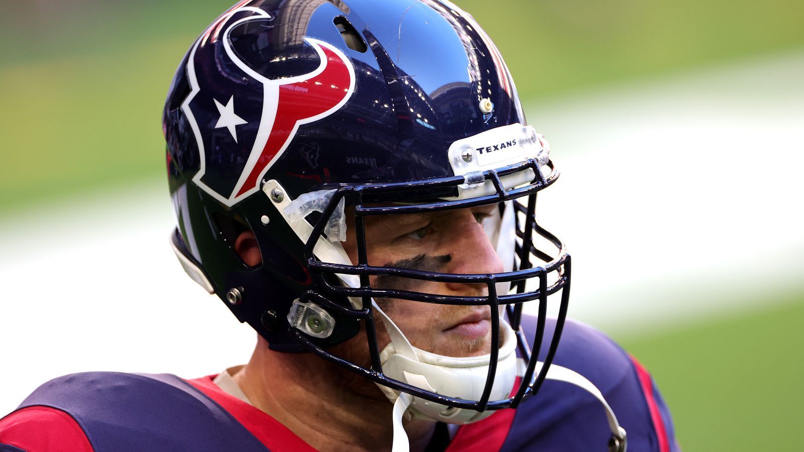 
                <strong>Houston Texans Defense</strong><br>
                Die Texans belegten in der vergangenen Saison Platz 26 beim Pass Rush. Mit J.J. Watt (Bild) wohlgemerkt, der sich zu den Cardinals verabschiedet hat. Es muss also dringend ein Defensive End her, um dieses Vakuum zu füllen.
              