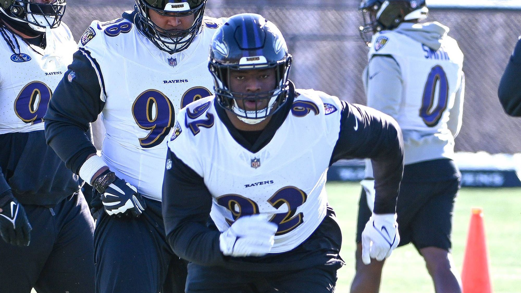 <strong>Platz 9: Justin Madubuike (Baltimore Ravens)</strong><br>Die Baltimore Ravens hatten auch in der vergangenen Saison eine der besten Defenses der Liga. Das lag auch an Justin Madubuike. Der Defensive Tackle der Ravens bekam erst den Franchise Tag, danach einigte er sich mit den Ravens auf einen Vierjahresvertrag, der ihm pro Saison 24,5 Millionen Dollar einbringt.