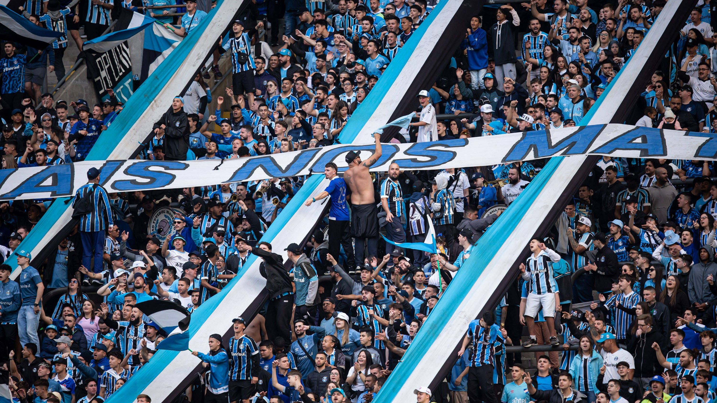 <strong>Platz 11: Gremio Porto Alegre</strong><br>Der brasilianische Traditionsklub hat ein finsteres Jahr hinter sich: Erst Ende 2023 war der Abstieg aus der erstklassigen brasilianischen Serie A besiegelt. Zumindest in Sachen Fans ist Gremio noch gigantisch mit 148.613 Mitgliedern. Kein Wunder, hat der Verein doch auch Superstars wie Ronaldinho, Ze Roberto und Douglas Costa hervorgebracht.