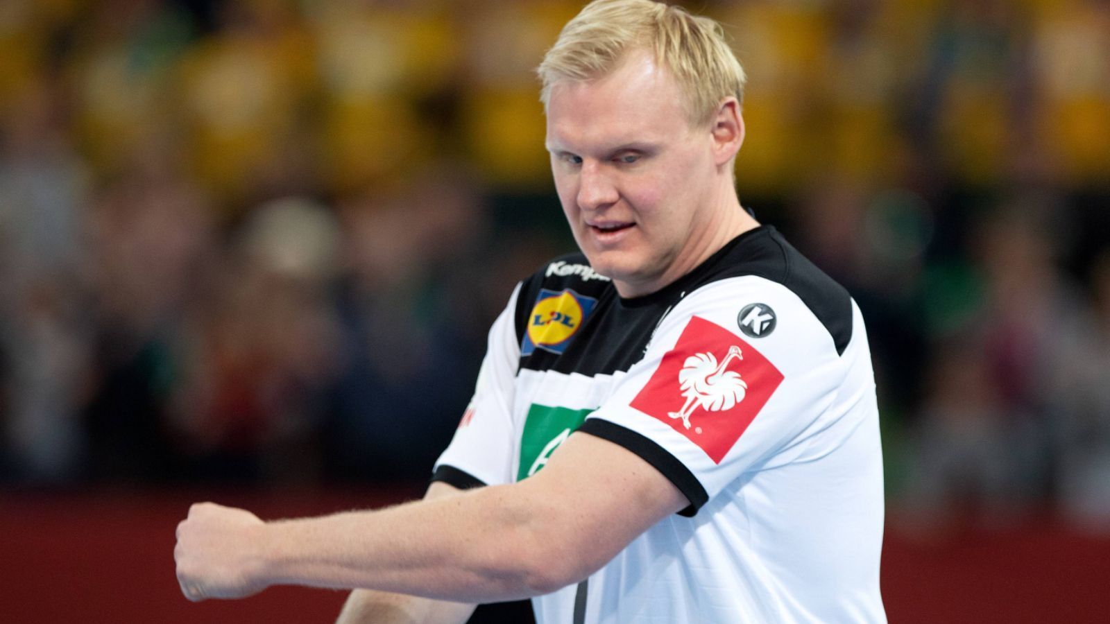 
                <strong>Patrick Wiencek (THW Kiel) </strong><br>
                Besagter Wiencek besticht bereits durch seine beeindruckende Physis von 110 Kilogramm bei zwei Metern Körperlänge. Seine Spielweise wirkt oft brachial, ist aber zugleich auch ein entscheidendes Element in der deutschen Defensive, was Wiencek unverzichtbar für den Bundestrainer macht.  Der 30-Jährige ist als sympathischer Teamplayer auch wichtig für das Mannschaftsgefüge.
              