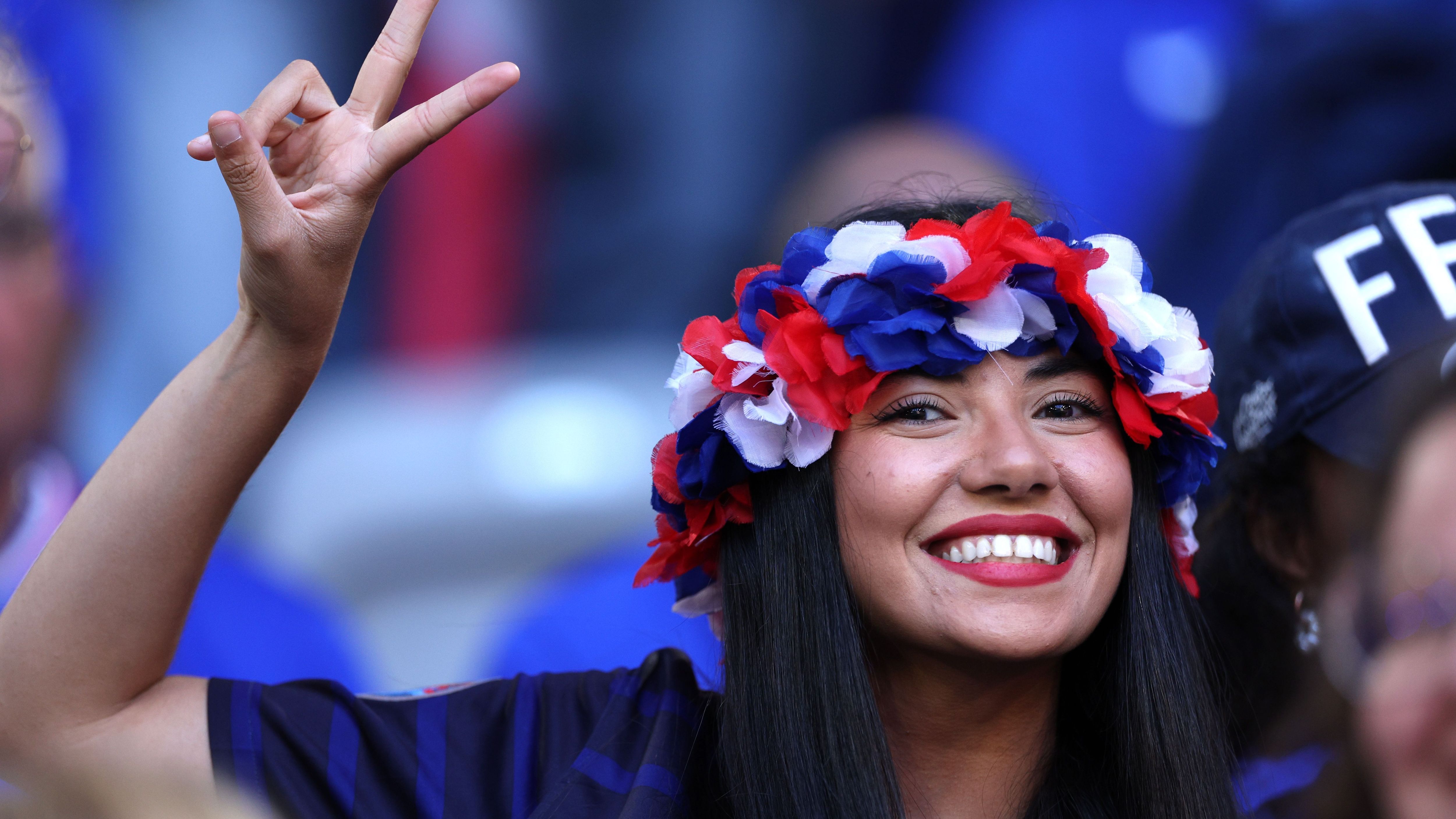 <strong>Frankreich will den nächsten Titel</strong><br>Diese Euphorie wollen die Franzosen heute etwas einbremsen. Nach den vergangenen Turnieren, in denen es immer recht weit ging, sind die Fans von Les Bleus auch vor dem wichtigen Auftaktspiel recht gelassen.