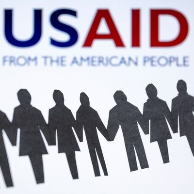 Seit Donald Trumps drastischen Kürzungen im Entwicklungshilfeprogramm "USAID", prognostizieren Wissenschaftler hohe Sterberaten in den kommenden Jahren. 