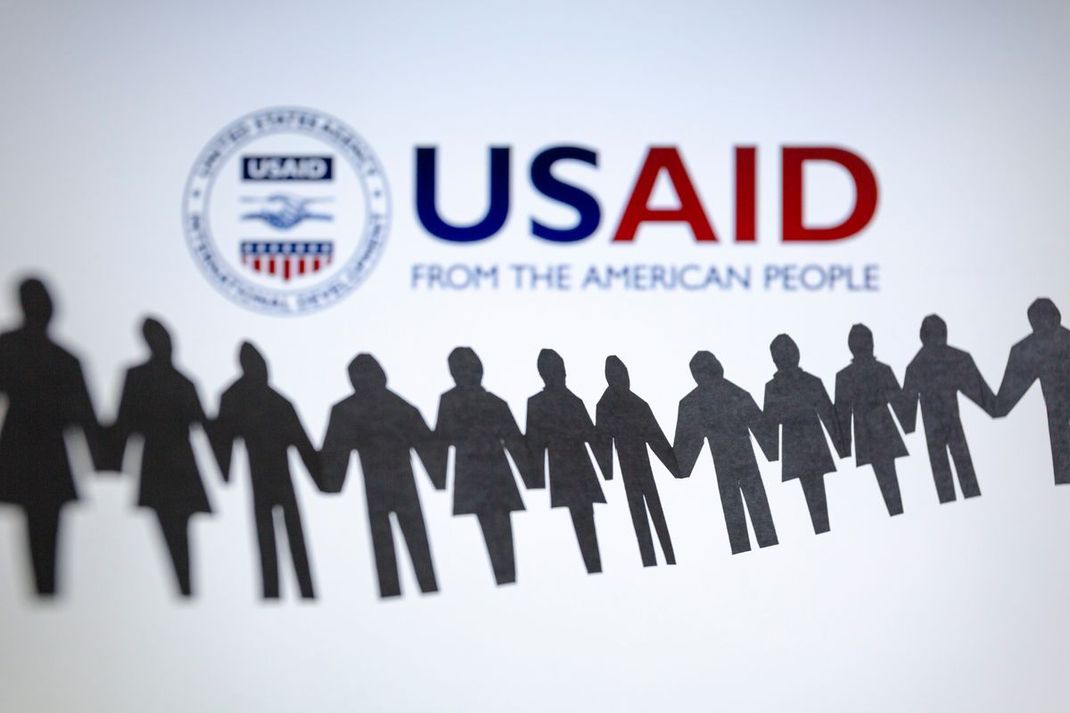 Nach Donald Trumps drastischen Kürzungen im Entwicklungshilfeprogramm "USAID" prognostizieren Wissenschaftler:innen hohe Sterberaten in den kommenden Jahren.