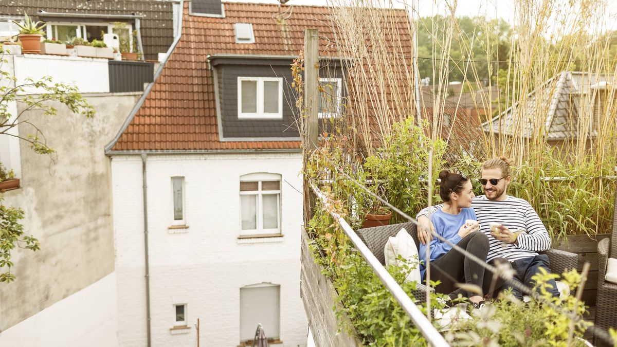 Balkon und Terrasse auf den Frühling vorbereiten