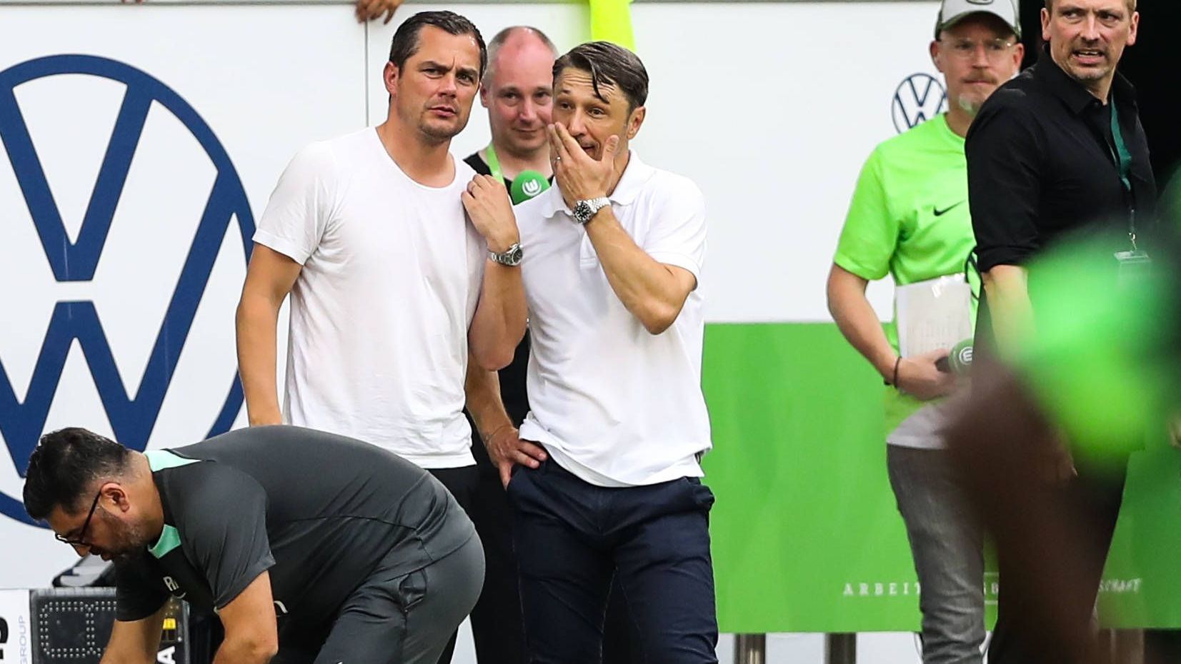 <strong>VfL Wolfsburg</strong><br>Was planen Niko Kovac und Marcel Schäfer im Januar 2024 in Sachen Kaderveränderungen? Bislang hielten sich die Verantwortlichen bedeckt, zumal mal sich für den bereits feststehenden Abgang von Keeper Koen Casteels im Sommer 2024 längst gerüstet hat. Mit dem Polen Kamil Grabara vom FC Kopenhagen wurde der Nachfolger schon verpflichtet.&nbsp;