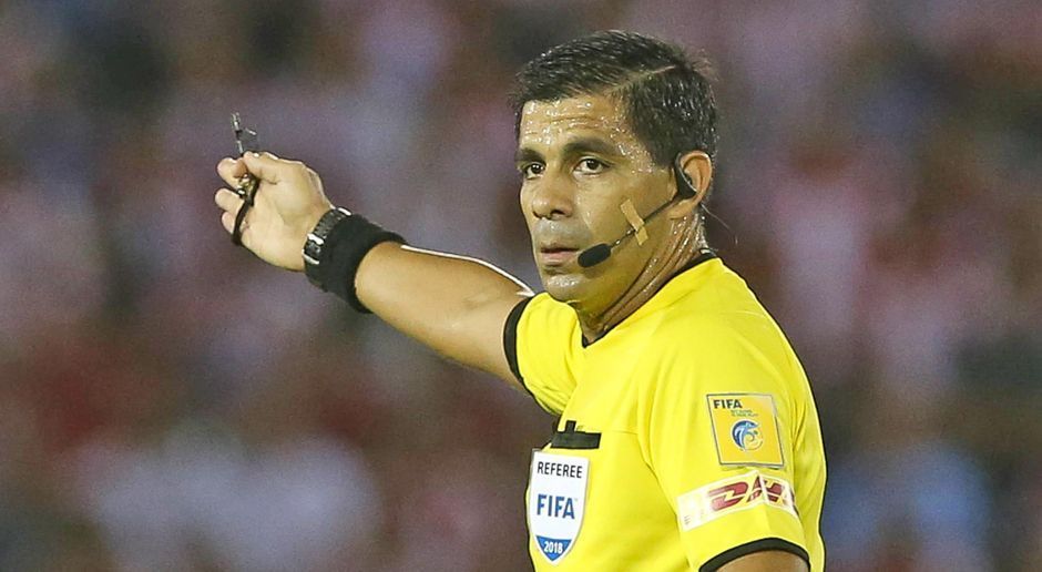 
                <strong>Enrique Caceres</strong><br>
                Herkunftsland: Paraguay Verband: CONMEBOL
              