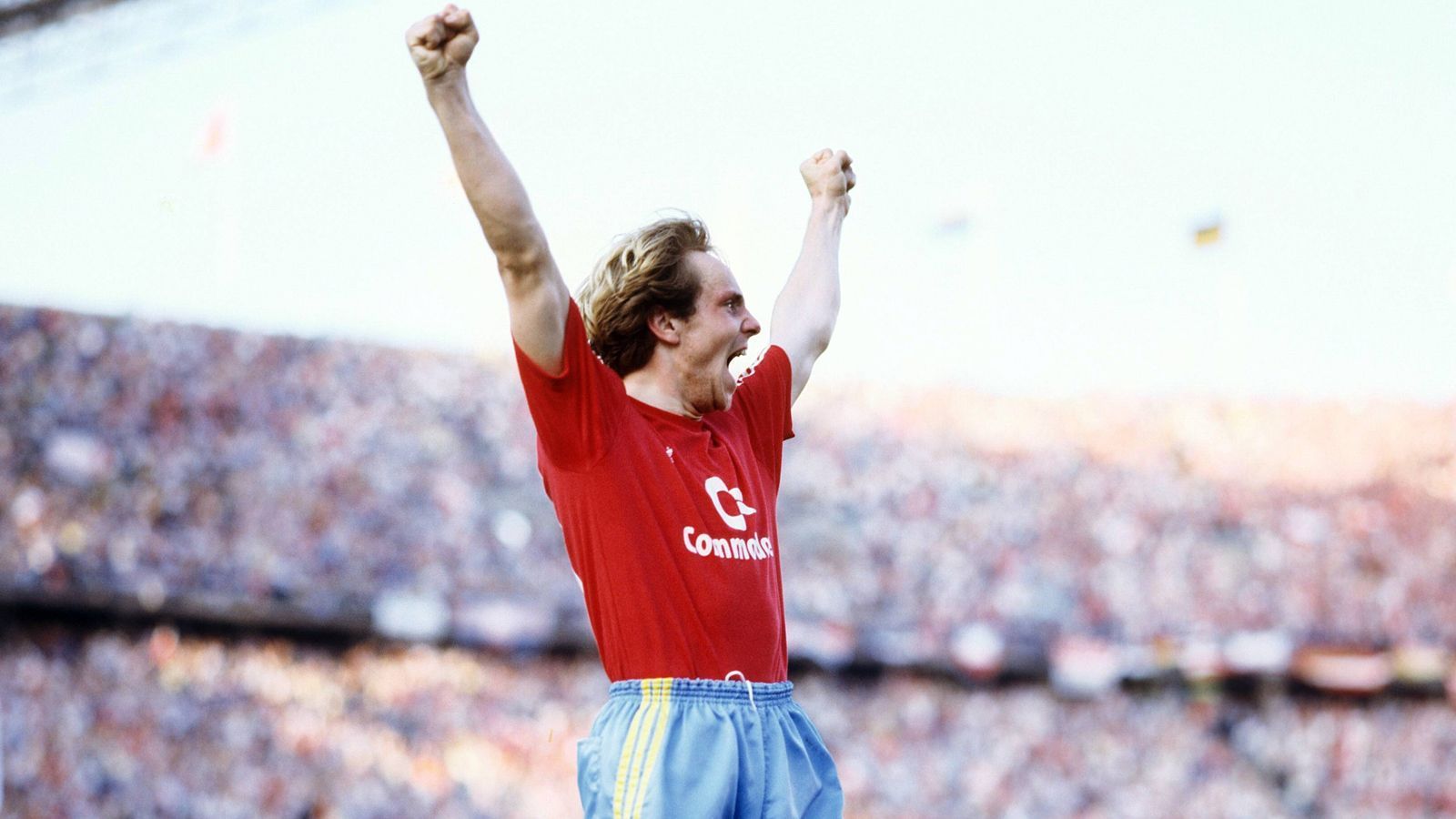 
                <strong>Michael Rummenigge</strong><br>
                Rückennummer 10 beim FC Bayern: von 1985 bis 1986Position: Mittelstürmer
              