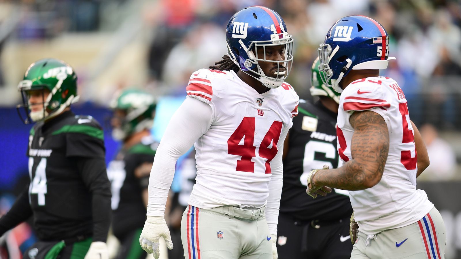 
                <strong>Platz 27: New York Giants - 381,7 zugelassene Yards pro Spiel</strong><br>
                Die New York Giants stoppen weder den Lauf, noch den Pass. Allerdings zeigt sich gegen die New York Jets eine positive Entwicklung: Jets Running Back Le'Veon Bell erlief zuletzt lediglich 34 Yards - auch wenn die Giants insgesamt wieder 34 Punkte kassierten. Zum dritten Mal in Folge über 30.Turnover: 12 - Interceptions: 8 / Fumbles: 4  Sacks: 24zugelassene Punkte pro Spiel: 28,9
              