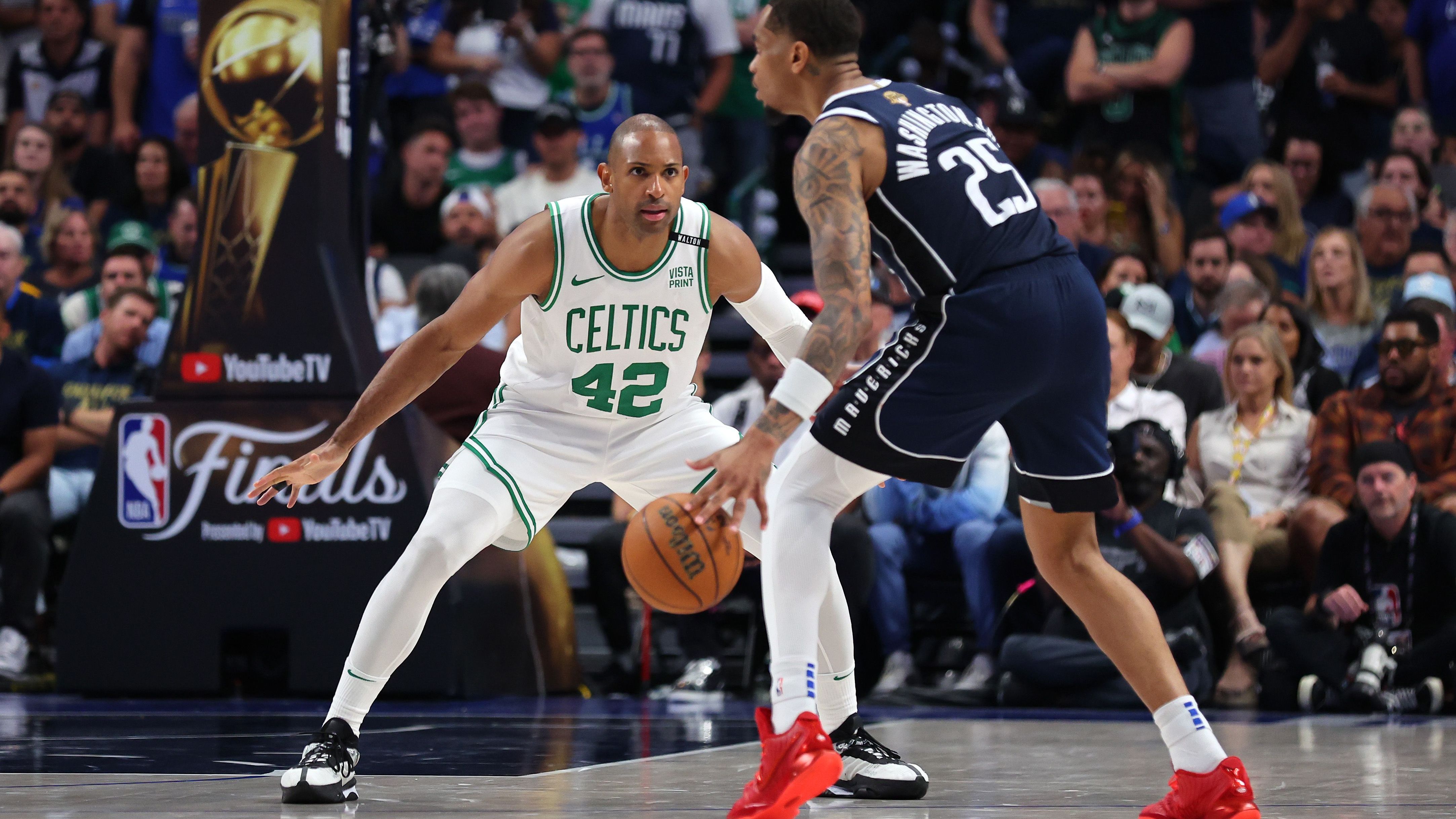 <strong>Most Improved Player of the Finals: Al Horford</strong><br>Beim 15. Versuch könnte es endlich so weit sein. Al Horford ist wohl bald NBA Champion und niemand hätte es mehr verdient als der mittlerweile 38 Jahre alte Big Men. Im gehobenen Alter hat der "Godfather" zwar an Athletik eingebüßt, ist aber immer noch ein wichtiger Bestandteil der Offense und Defense von Boston.