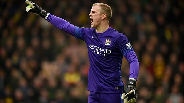 
                <strong>Tor: Joe Hart (Manchester City)</strong><br>
                Tor: Joe Hart (Manchester City). Besonders Torhüter stehen bei Buffon im Fokus. Für die englische Nummer eins hat der Italiener auch ein großes Lob übrig: "Für mich ist er einer der besten drei Torhüter der Welt."
              