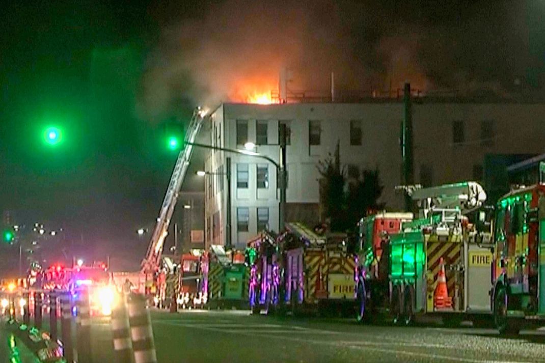 Beim Brand eines Hostels in Neuseeland sterben mindestens sechs Menschen.