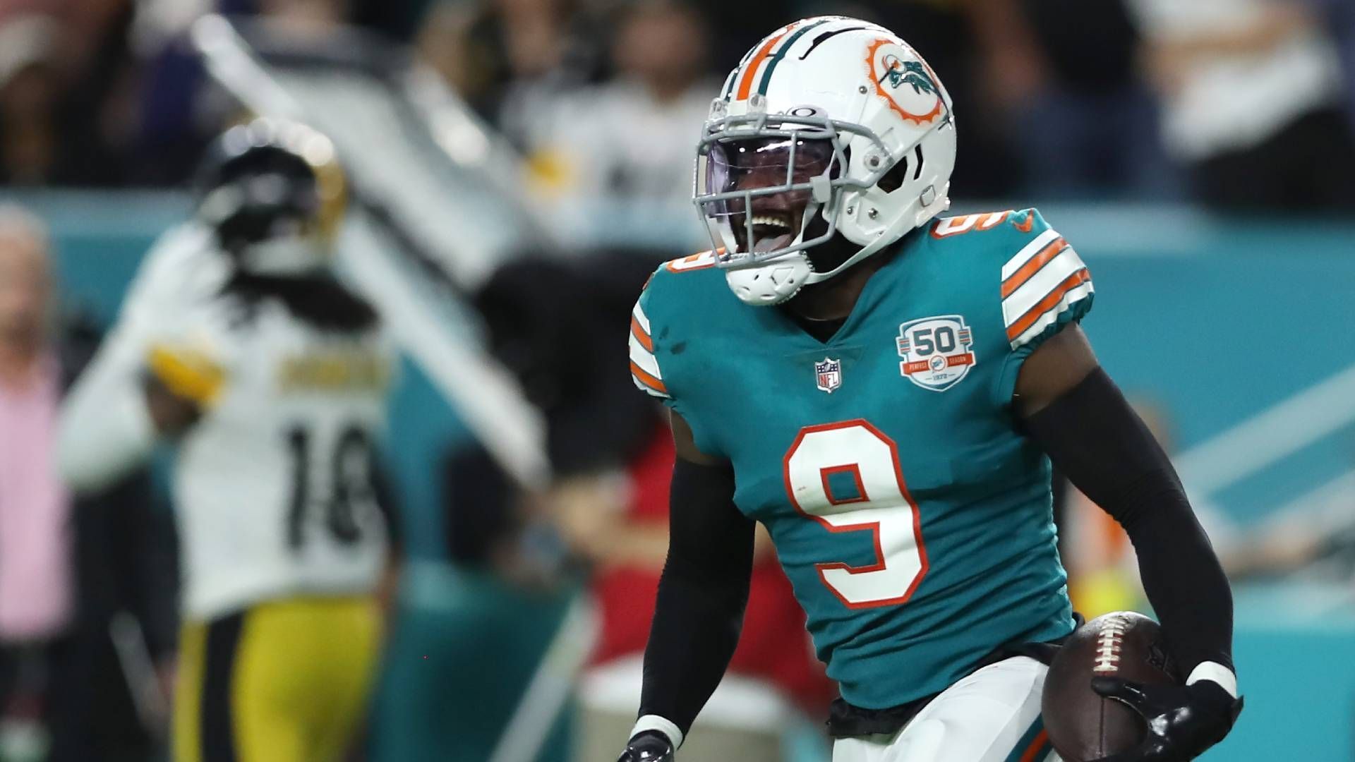 
                <strong>Noah Igbinoghene (Miami Dolphins)</strong><br>
                Schon die Auswahl des Cornerbacks in der ersten Runde überraschte, was dann kam, war auch nicht wirklich das, was ein Team von einem Erstrundenpick erwarten würde - trotz einer spielentscheidenden Interception gegen die Pittsburgh Steelers im dritten Jahr. Dennoch spielte Noah Igbinoghene meist nur eine Nebenrolle. Das reicht nicht für ein fünftes Vertragsjahr.ran-Prognose: Fifth Year Option wird nicht gezogen.
              