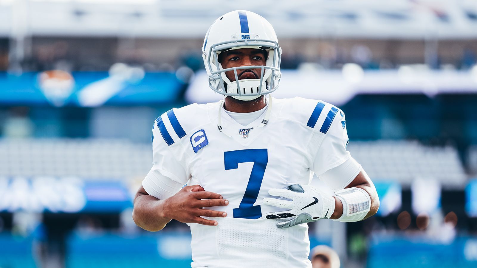 
                <strong>Jacoby Brissett (Indianapolis Colts) </strong><br>
                Mit Philip Rivers dürfte der Starter für die kommende Saison feststehen. Beim richtigen Angebot könnte das Team von Head Coach Frank Reich schwach werden und Jacoby Brissett ziehen lassen. Der ehemalige Brady-Backup warf vergangene Saison für 18 Touchdowns und sechs Interceptions.
              