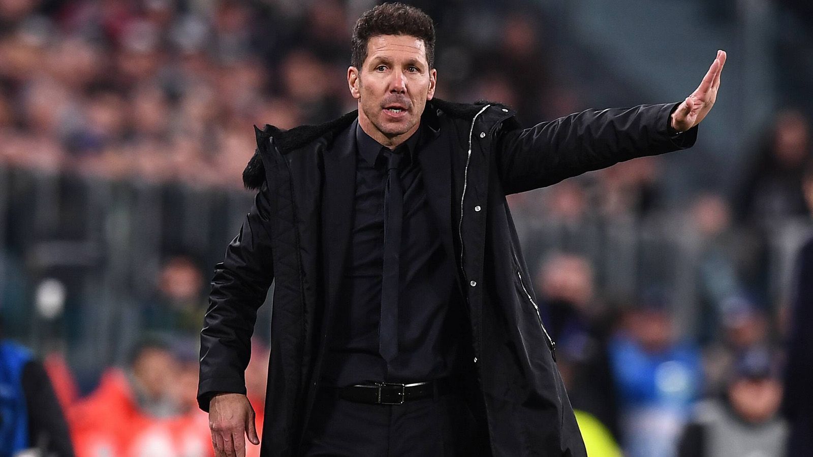 
                <strong>Platz 1: Diego Simeone</strong><br>
                Gesamtverdienst pro Jahr: 40,5 Millionen Euro (40 Millionen Euro Gehalt + 500.000 Euro Werbeeinnahmen)Team: Atletico MadridIm Amt seit: Dezember 2011Vertrag bis: Juni 2022 
              