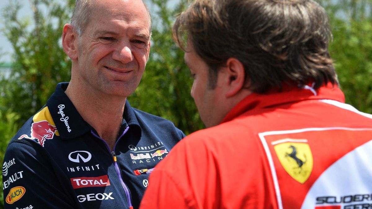Adrian Newey im Gespräch mit Ferrari-Migtarbeiter Gino Rosato in Kanada 2014