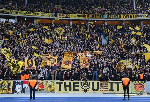 
                <strong>BVB-Fans in Berlin</strong><br>
                Die Fans scheinen selbst die historisch schlechte Bilanz (noch) zu verzeihen.
              