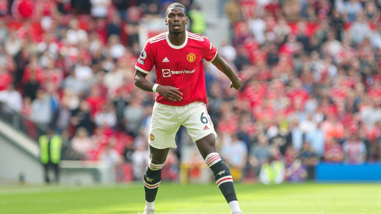 
                <strong>Paul Pogba (Manchester United)</strong><br>
                Für den einst teuersten Fußballer der Welt endet nach sechs Jahren seine Zeit bei Manchester United. Der 29-jährige Paul Pogba wird die "Red Devils" mit Ablauf seines Vertrages verlassen, soll zum Abschied laut der Boulevardzeitung "Sun" einen 4,5-Millionen-Euro-Bonus von seinem Noch-Arbeitgeber erhalten. Dieser ergibt sich aus Gehaltskürzungen in den zurückliegenden Jahren. Diesen Differenzbetrag erhält der Franzose zum Abschied nun als Einmalzahlung. Für Pogba könnte es zur neuen Saison wohl bei Ex-Klub Juventus Turin weitergehen. Laut dem italienischen Journalisten Alfredo Pedulla soll die "Alte Dame" der Favorit auf eine Verpflichtung des Mittelfeldspielers sein. Uniteds Stadtrivale Manchester City dürfte Pogba hingegen abgesagt haben, als weiterer Interessent gilt Paris St. Germain. 
              