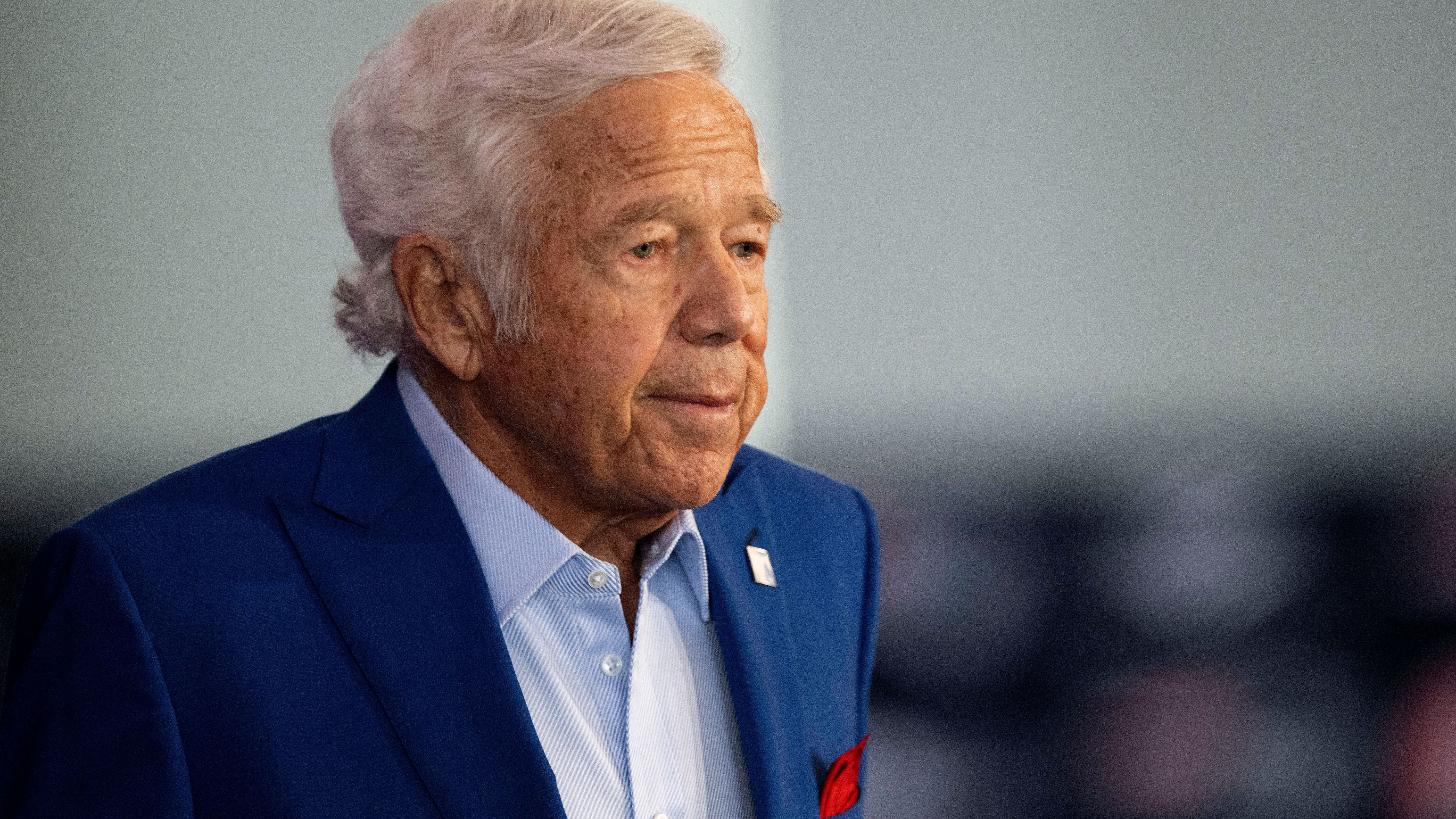 <strong>New England Patriots: Robert Kraft</strong><br>Note D