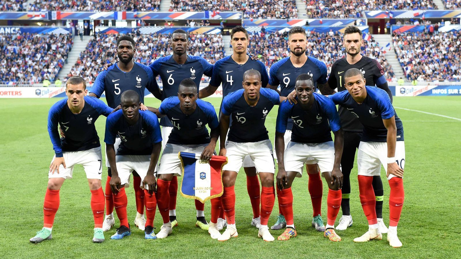 
                <strong>Frankreich (Gruppe C)</strong><br>
                Spitzname: "Les Bleus" (die Blauen). Bisweilen auch "Equipe tricolore" (die dreifarbige Mannschaft), nach der Nationalflagge.
              