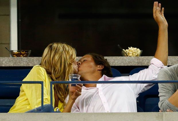 
                <strong>Heidi Klum und Vito Schnabel</strong><br>
                ... und zwischendurch bekommt Heidis Vito natürlich auch einmal ein Küsschen ...
              
