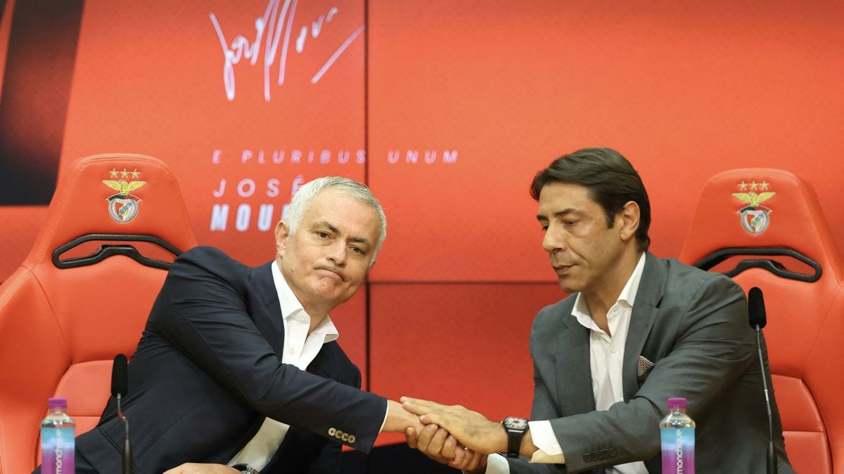 Mourinho (l.) mit Klubpräsident Rui Costa