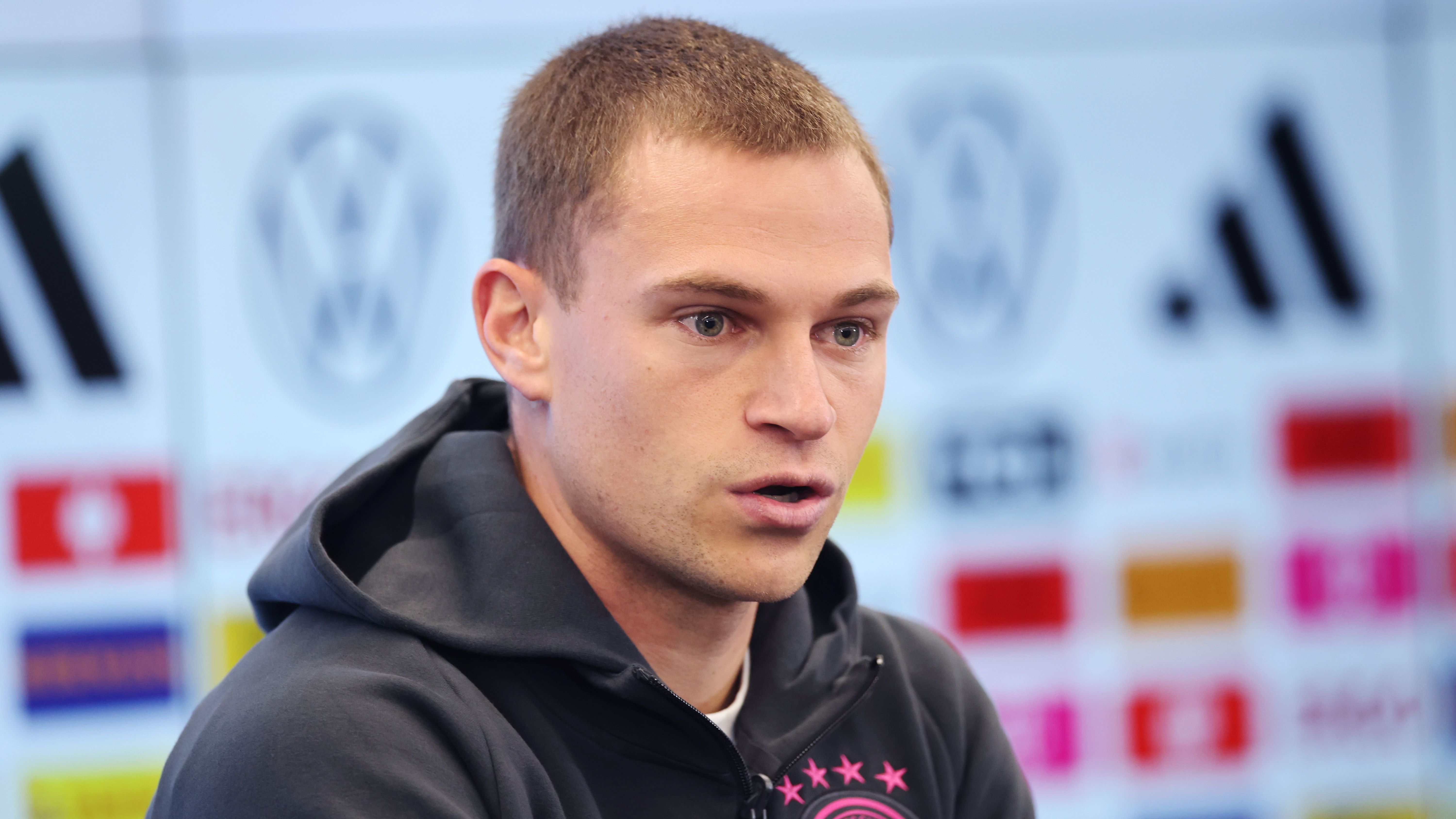 <strong>Abwehr: Joshua Kimmich</strong><br>Letztes Länderspiel: am 19.11.2024 gegen Ungarn<br>Verein: FC Bayern München