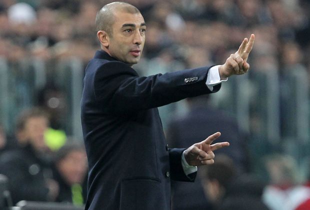 
                <strong>Nach dem Spiel: Co-Trainer bei Chelsea</strong><br>
                Nach zwei Stationen bei Milton Keynes und West Bromwich kommt der Italiener 2011 zurück zum FC Chelsea – zunächst als Co-Trainer …
              