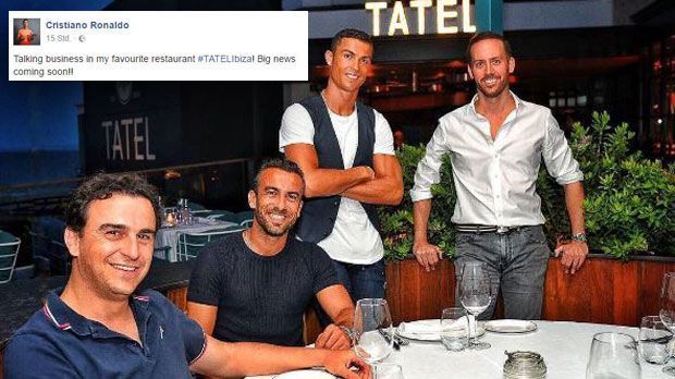 
                <strong>"Big News": Was kündigt CR7 an?</strong><br>
                Ein geheimnisvoller Post von Cristiano Ronaldo in den sozialen Netzwerken: "Über Geschäftliches gesprochen in meinem Lieblingsrestaurant Tatel Ibiza! Große Neuigkeiten in Kürze!". Was hatte es mit den "Big News" auf sich? Inzwischen hat CR7 verraten: Er wird bei bei seinem Lieblingsrestaurant einsteigen. Das ist alles? Da hatten wir uns mehr erhofft! Wir haben ein paar (nicht ganz ernstgemeinte) Vorschläge gesammelt, welche großartigen News wir uns von Ronaldo gewünscht hätten. 
              