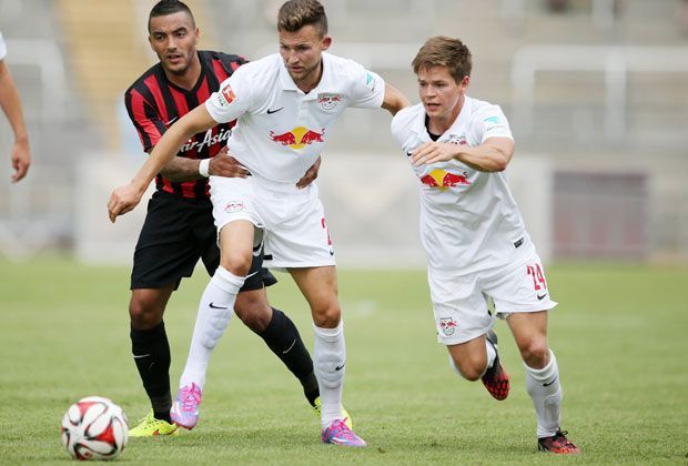 
                <strong>RB Leipzig</strong><br>
                RB Leipzig machte in der Saisonvorbereitung vor allem durch Lizens-Streit und Transfer-"Gemauschel" mit Partner-Klub Salzburg auf sich aufmerksam. Die zweite Liga soll nur Durchgangsstation sein. Red-Bull-Besitzer Dietrich Mateschitz hat Liga eins als Ziel ausgegeben. 
              