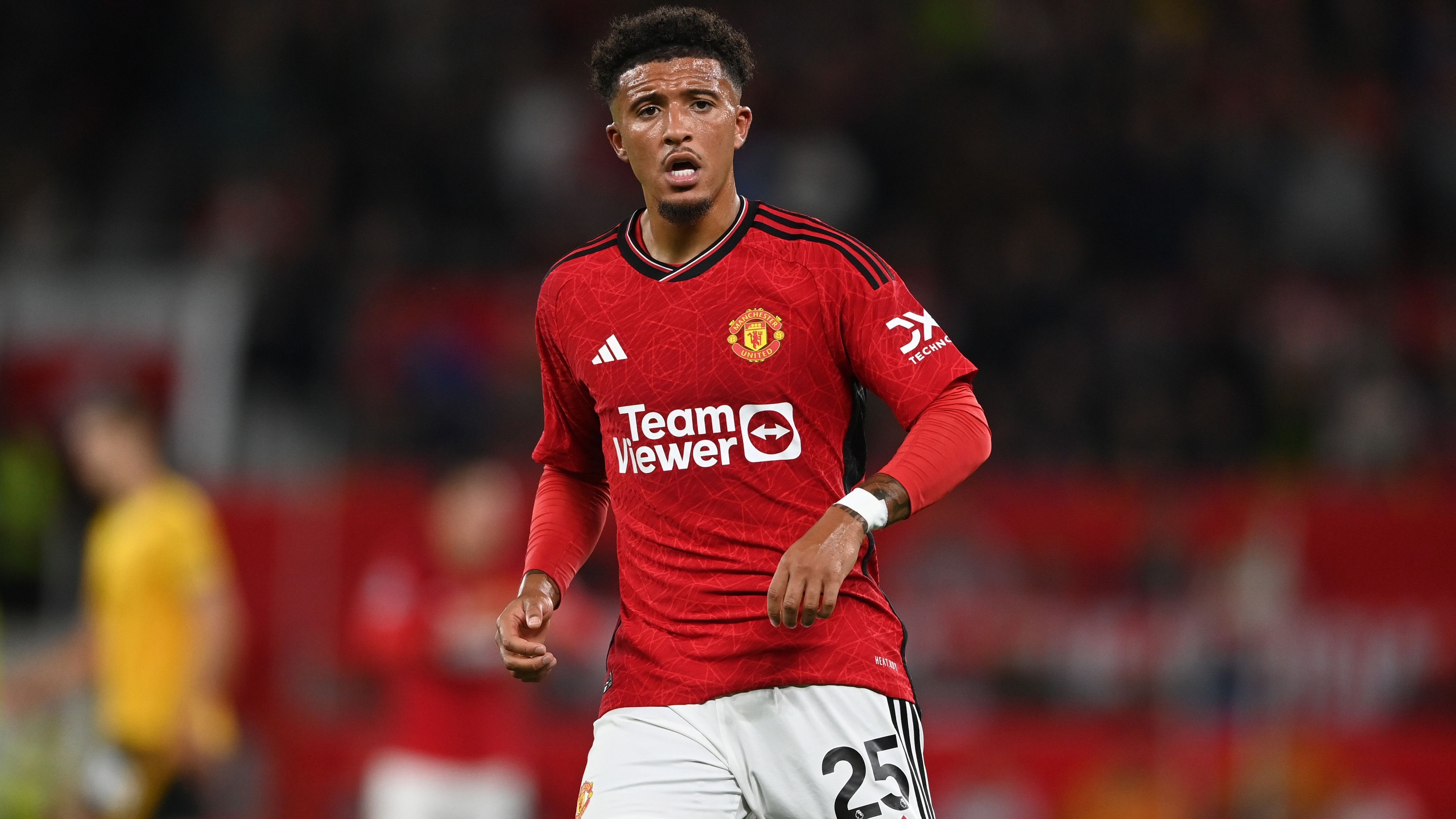 <strong>Jadon Sancho (Manchester United)</strong><br>Laut Transfer-Experte Fabrizio Romano bringt sich mit Juventus Turin der erste europäische Top-Klub in Stellung, um ein Angebot für Jadon Sancho abzugeben. Demnach wollen die Italiener den Ex-BVB-Star im Winter ausleihen, wenn United einen Großteil des Gehalts übernehmen würde. Dies soll - Stand jetzt - allerdings keine Option für die "Red Devils" sein. Ausgang offen!