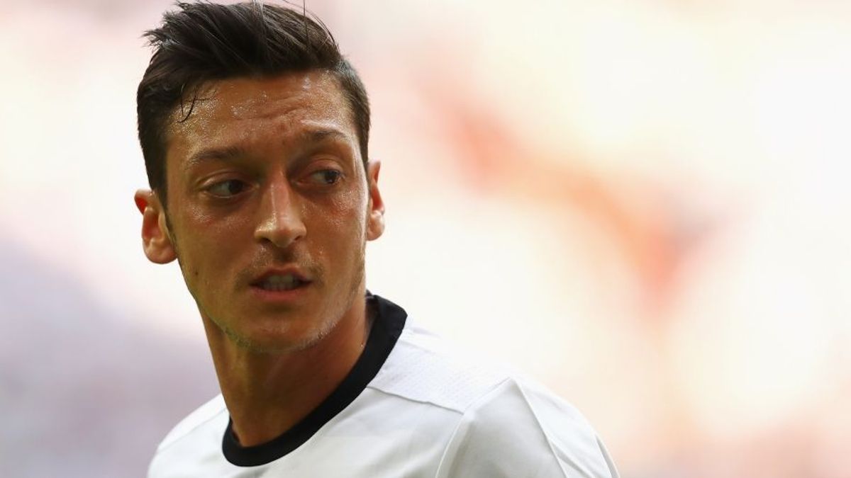 Mesut Özil 940