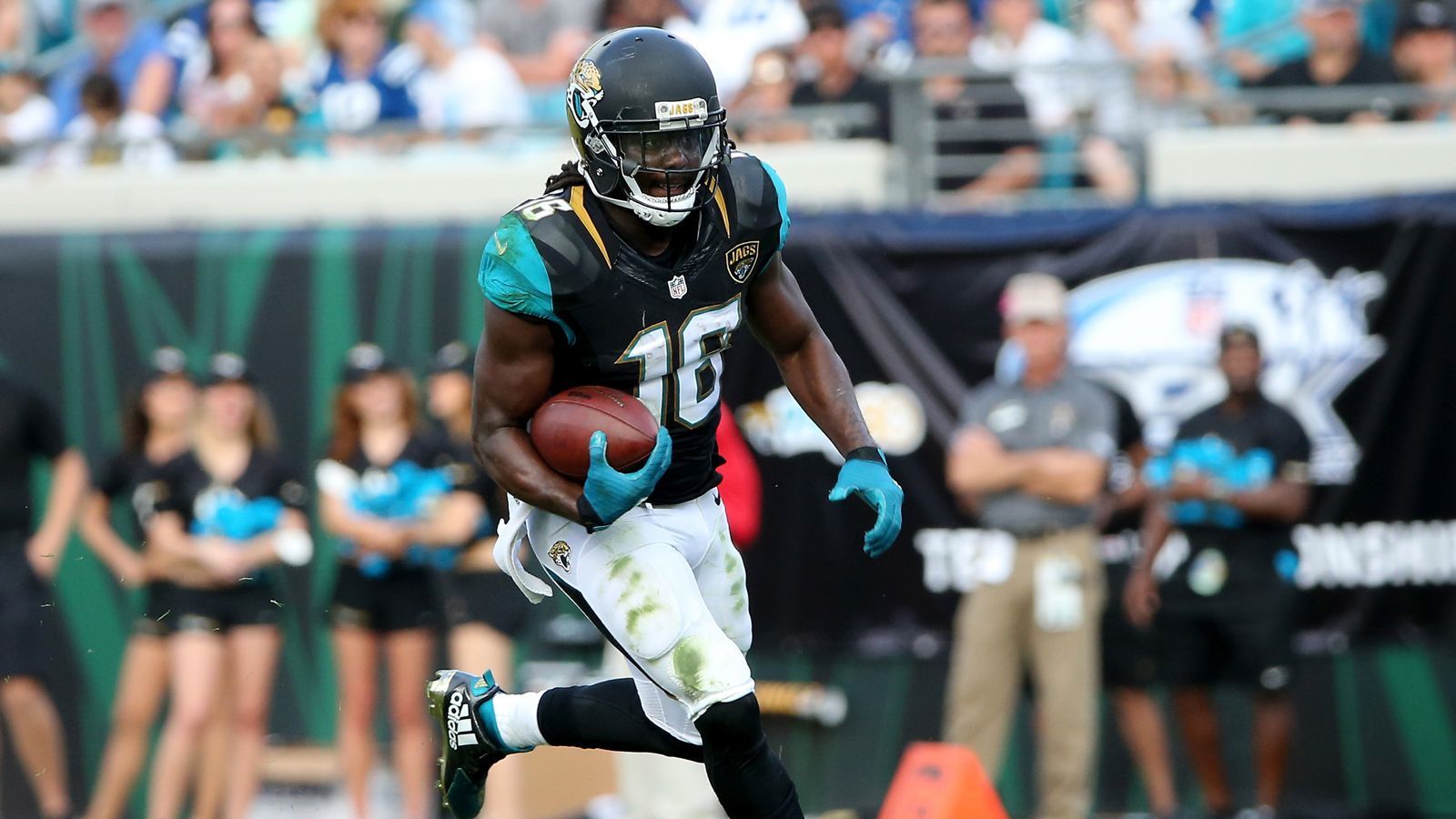 
                <strong>Denard Robinson (Atlanta Legends)</strong><br>
                Der frühere College-Quarterback schaffte es immerhin drei Jahre in der NFL zu spielen - allerdings als Running Back. Für die Jacksonville Jaguars erzielte er insgesamt fünf Touchdowns und kam insgesamt auf 1058 Rushing Yards.
              