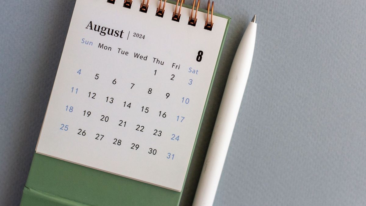 Desk calendar for August 2024. Calendar for planning and managing each date.