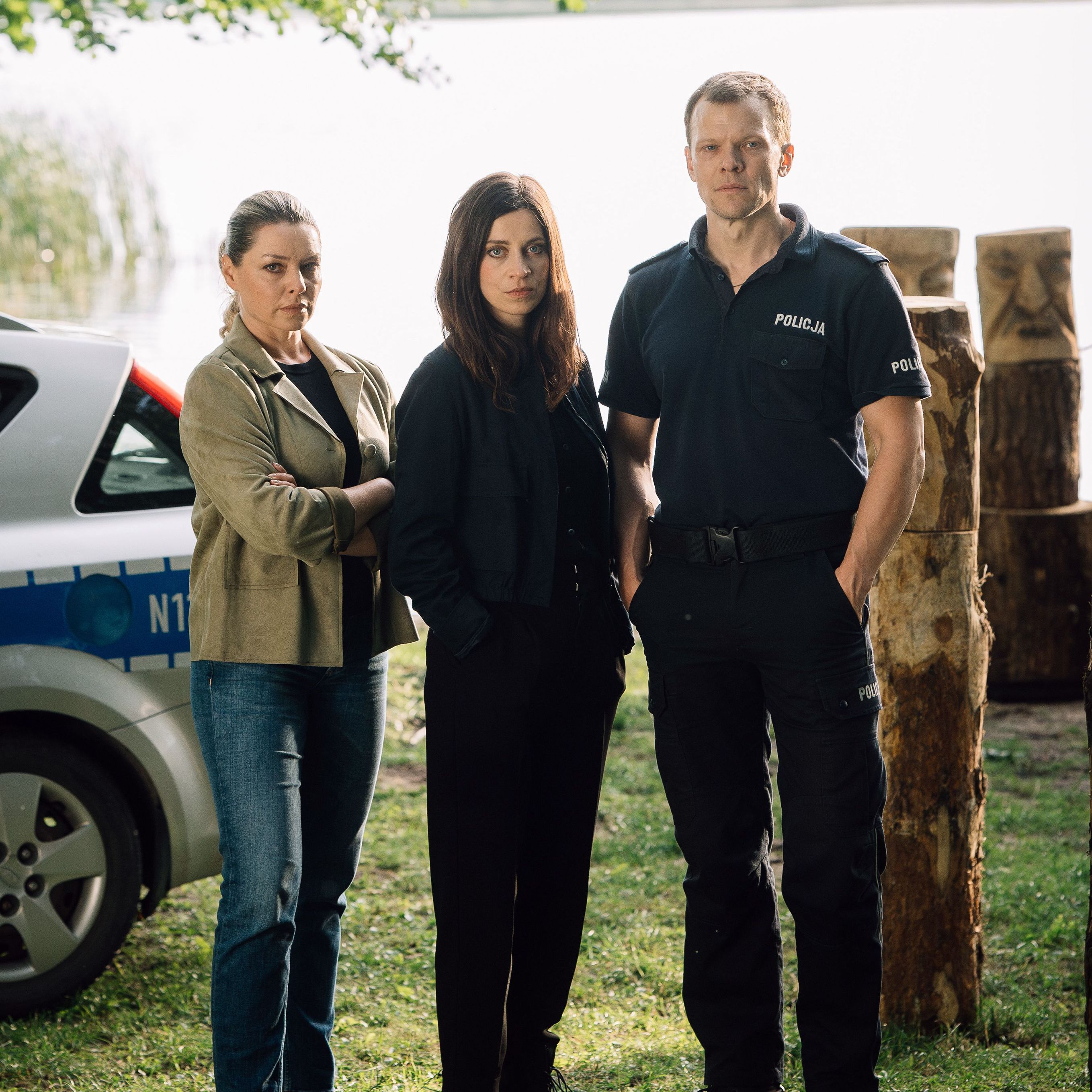 Kriminaltechnikerin Dr. Viktoria Wex (Claudia Eisinger, Mitte), Dorfpolizist Leon Pawlak (Sebastian Hülk, re.) und Kommissarin Zofia Kowalska (Karolina Lodyga, li.) bei ihrem achten Fall in Galindien.