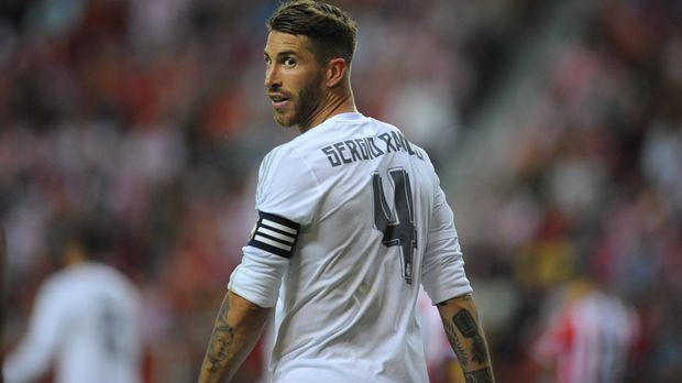 
                <strong>Bester Verteidiger: Sergio Ramos</strong><br>
                Bester Verteidiger: Sergio Ramos (Real Madrid). Bereits zum vierten Jahr in Folge erhält der Real-Star die Auszeichnung zum besten Defensiv-Spieler der Liga. 
              