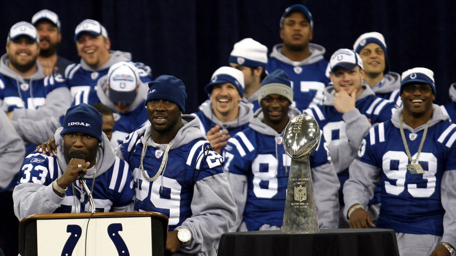 <strong>Indianapolis Colts: zwei Siege</strong><br>
                2006 triumphierten die Colts unter der Führung von Quarterback-Legende Peyton Manning zum bis dato letzten Mal im Super Bowl. Der erste Sieg geht auf das Jahr 1971 zurück, als die Colts noch als Baltimore Colts auftraten.&nbsp;

