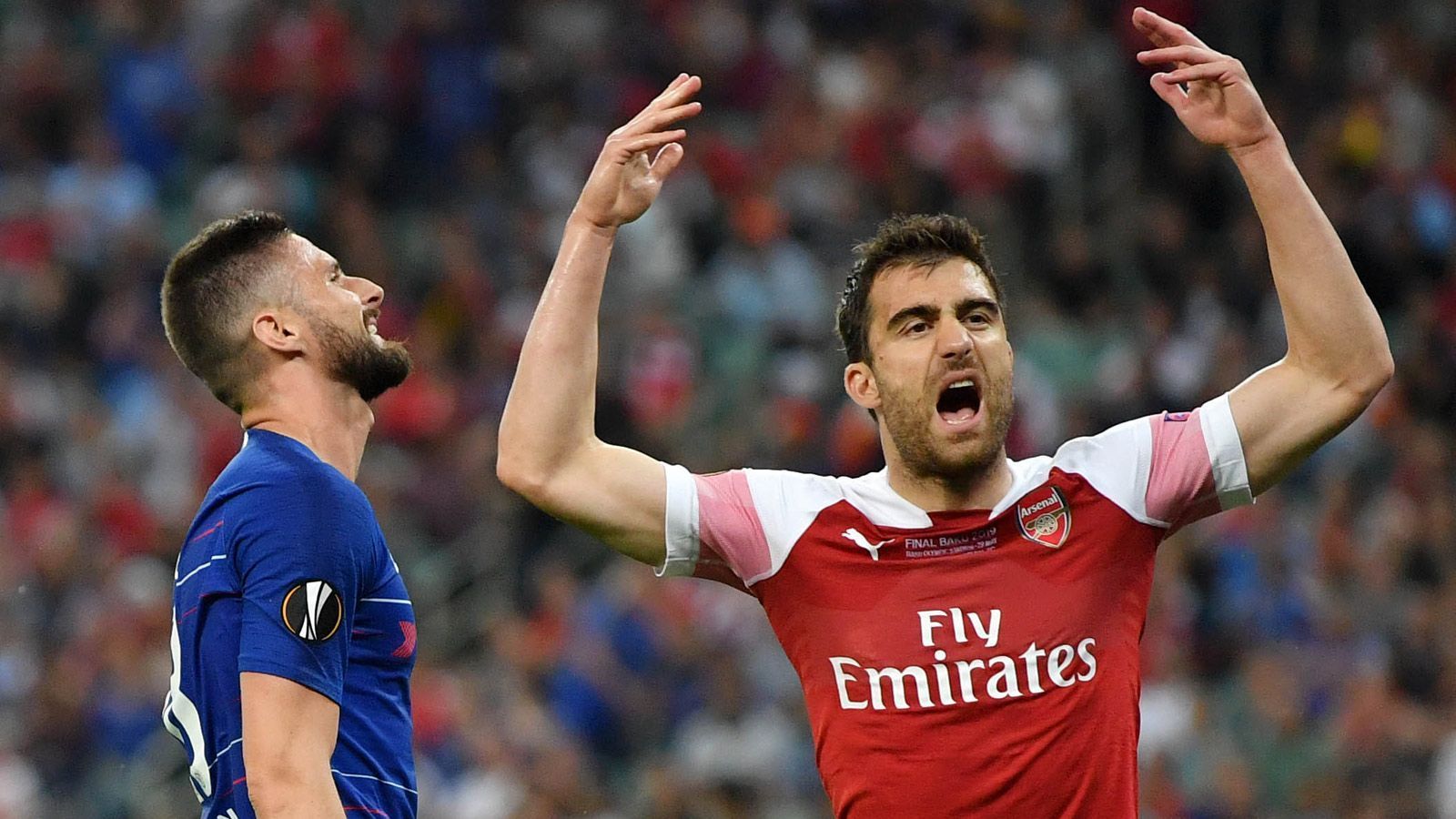 
                <strong>Sokratis Papastathopoulos</strong><br>
                In der ersten Hälfte bester Defensivspieler der Gunners. Nimmt Giroud zuerst gut aus dem Spiel und blockt zwei Schüsse vor Cechs Tor. In Halbzeit zwei genau wie der Rest seiner Mannschaft nicht mehr so sicher. Bei den Gegentoren oft zu zögerlich. ran-Note: 3
              