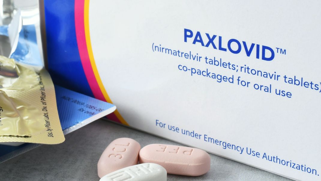 Paxlovid antiviral prescription for treating Covid-19 manufactured by Pfizer 