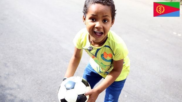 
                <strong>Eritrea</strong><br>
                Platz 204: Eritrea. Das Land im nordöstlichen Afrika hat rund 6,3 Millionen Einwohner. Nur mit dem Fußball ist es noch nicht so weit. Der Nachwuchs übt sich aber früh am Leder, damit es einmal zu mehr als nur zu acht Punkten reicht.
              