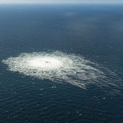 27. September 2022, Dänemark, Bornholm: Luftblasen zeugen vom Nord-Stream-2-Gasleck.