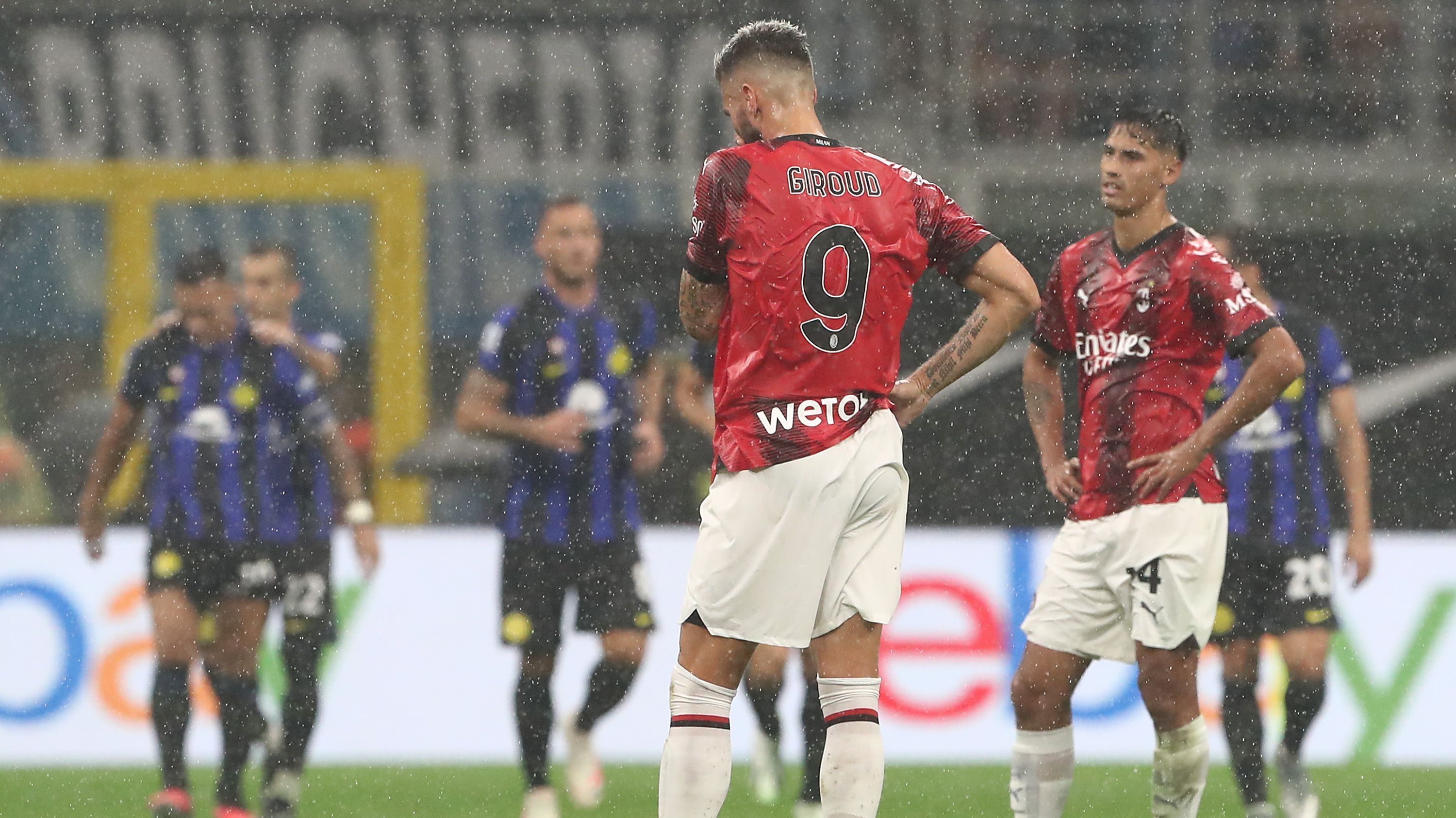 <strong>AC Mailand</strong><br>Der Saisonstart war mit drei Siegen aus drei Spielen sehr ordentlich, doch dann kam das Derby und eine historische 1:5-Klatsche, an der die Rossoneri noch etwas knabbern dürften. Trotzdem gehört Milan nach dem Halbfinal-Einzug 2022/23 auch in diesem Jahr zum erweiterten Favoritenkreis. Wenn man denn die Todesgruppe übersteht.