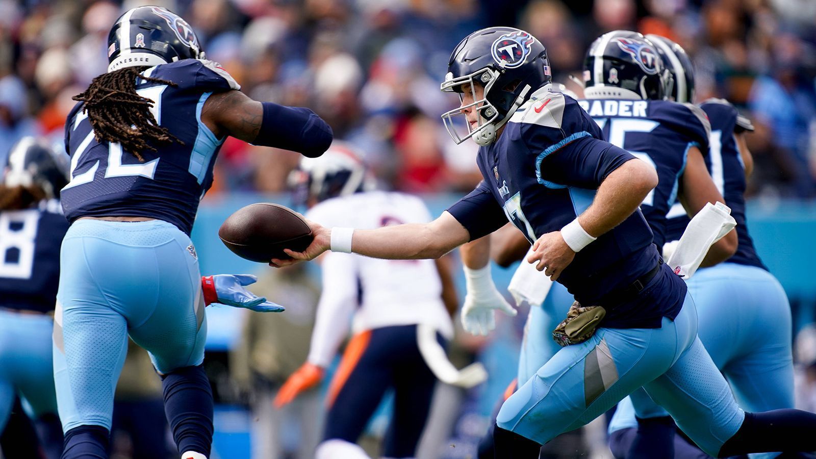 
                <strong>Tennessee Titans (7-5)</strong><br>
                Die Titans dürfen sich, wenn auch noch nicht offiziell, über die Playoffs freuen. Obwohl Tennessee "nur" sieben Siege auf dem Konto hat, scheint ein Playoff-Einzug unausweichlich. Zu schlecht ist die Konkurrenz in der Division.
              