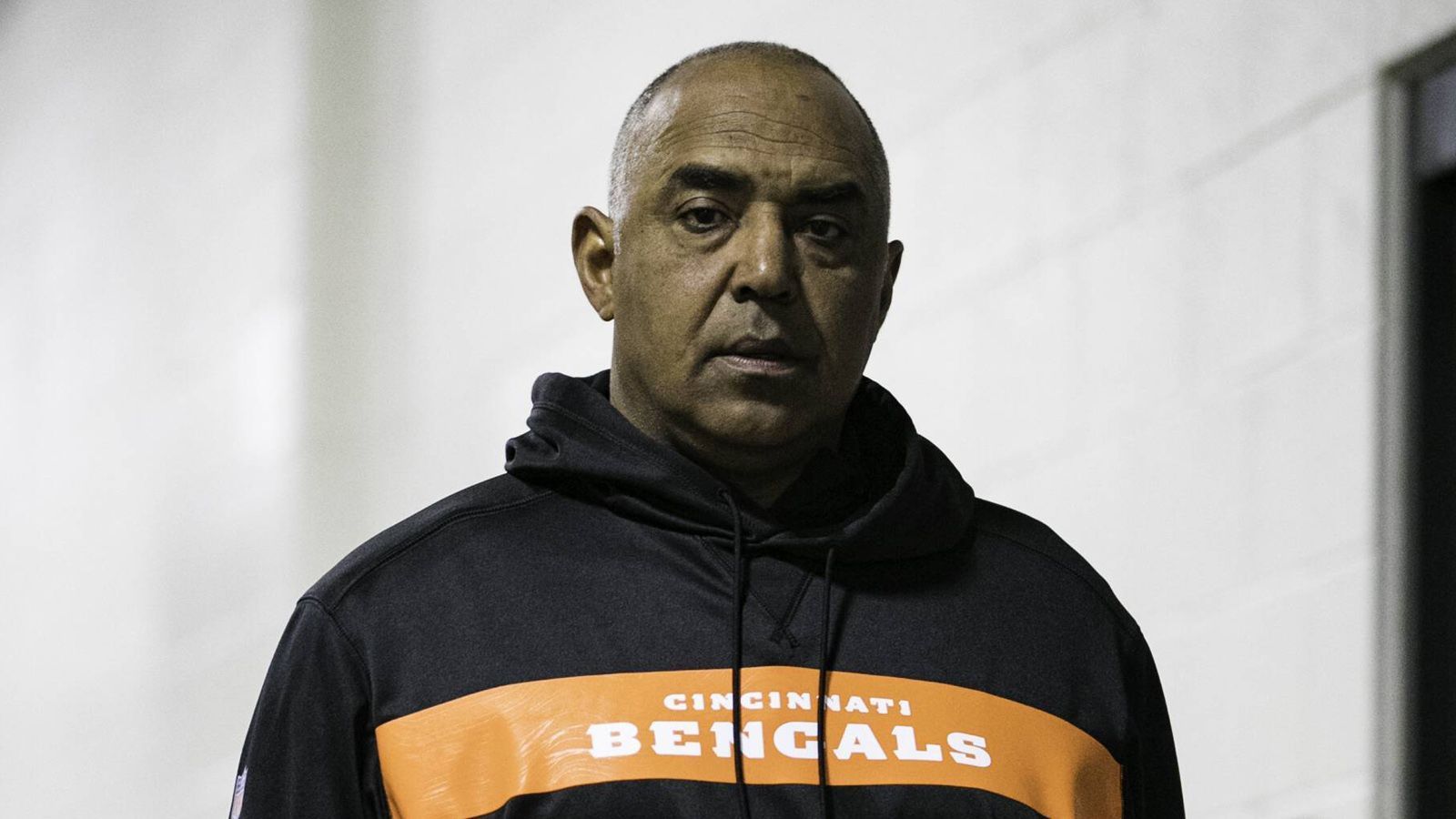 
                <strong>Marvin Lewis</strong><br>
                Von 2013 bis 2018 war Marvin Lewis Head Coach der Cincinnati Bengals. Derzeit ist er im College Football als Defensive Coordinator der Arizona State Sun Devils tätig.
              