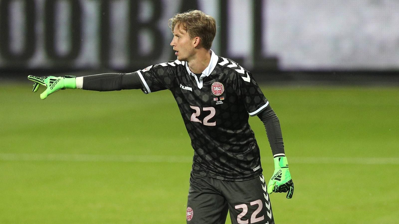 
                <strong>Frederik Rönnow (Zugang Eintracht Frankfurt)</strong><br>
                Eintracht Frankfurt hat eine Vertragsverlängerung mit Torhüter Lukas Hradecky offenbar abgeschrieben. Die Hessen gaben die Verpflichtung des dänischen Nationalkeeper Frederik Rönnow zur neuen Saison bekannt. Der 25-Jährigen erhält einen Vertrag bis zum 30. Juni 2022.
              