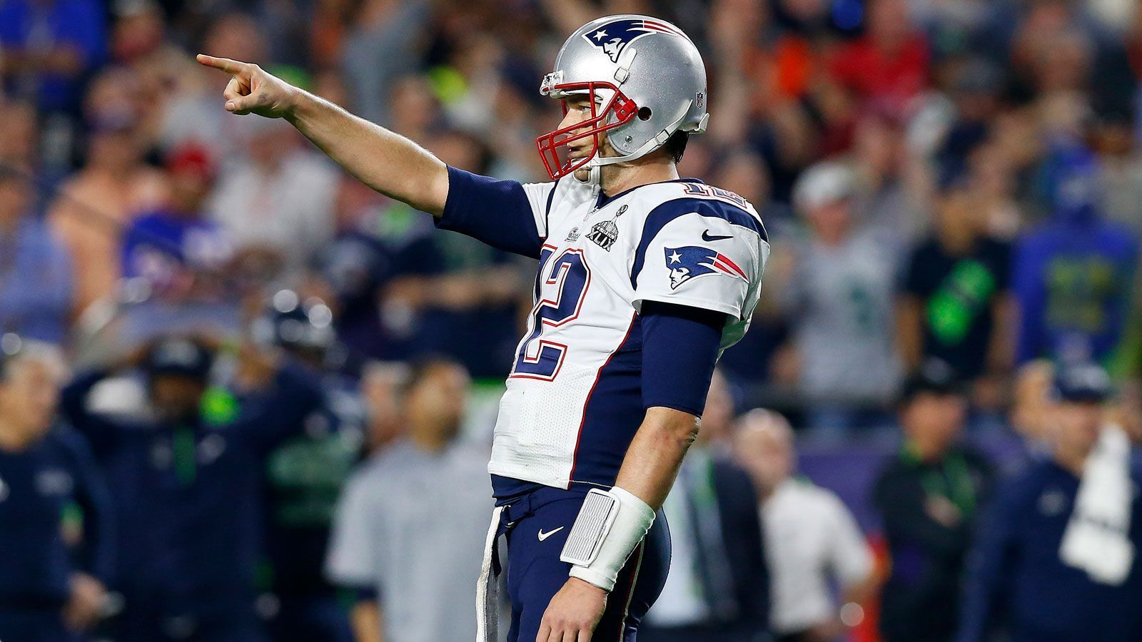 
                <strong>9. Rekord: Meiste angekommene Pässe in einem Super Bowl</strong><br>
                1. Tom Brady: 43 im Super Bowl LI (34:28 gegen die Atlanta Falcons).2. Tom Brady: 37  im Super Bowl 493. Peyton Manning im Super Bowl 48
              