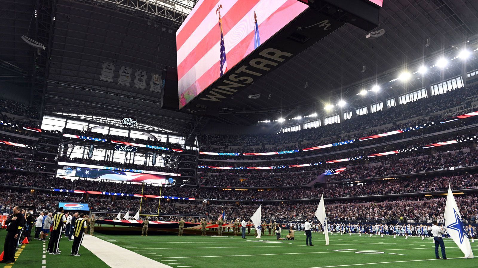 
                <strong>Dallas Cowboys: AT&T Stadium</strong><br>
                Bester Name laut ChatGPT: "Wild West Arena"
              