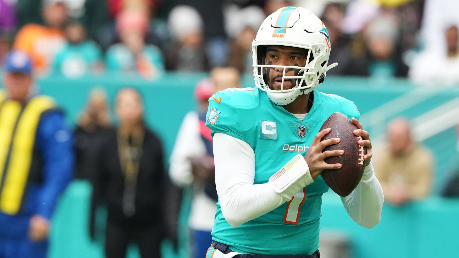 <strong>Miami Dolphins: 5 Prime-Time-Games</strong><br>- vs. Buffalo Bills (12. September, Thursday Night)<br>- vs. Tennessee Titans (30. September, Monday Night)<br>- @ Los Angeles Rams (11. November, Monday Night)<br>- vs. Green Bay Packers (28. November, Thursday Night)<br>- @ Cleveland Browns (29. Dezember, Sunday Night)