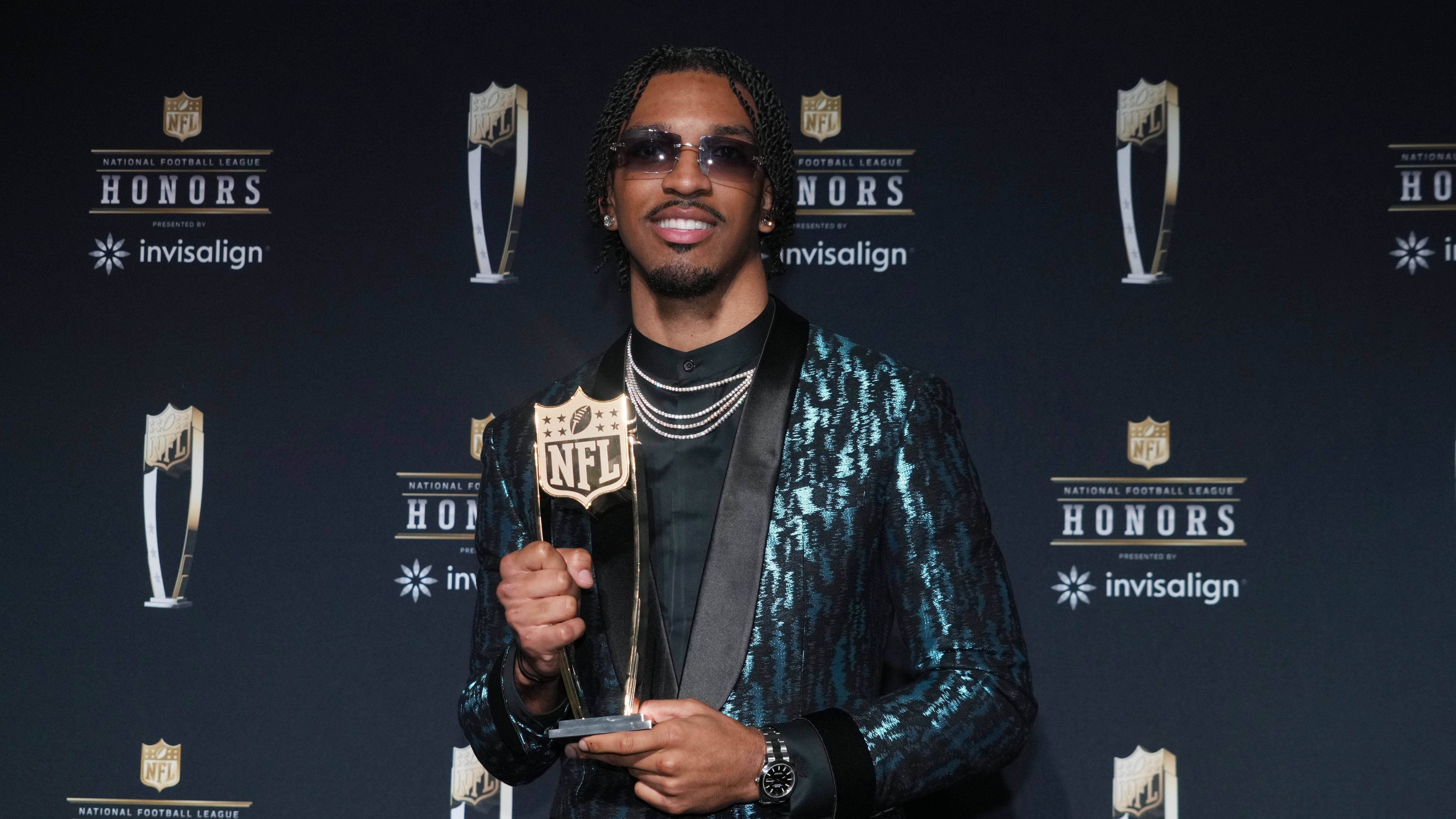 <strong>Washington Commanders (2024)</strong><br>Spieler: Jayden Daniels (QB)<br>Jahr des Drafts: 2024<br>Jahr des ersten Awards: 2024<br>Award: Offensive Rookie of the Year