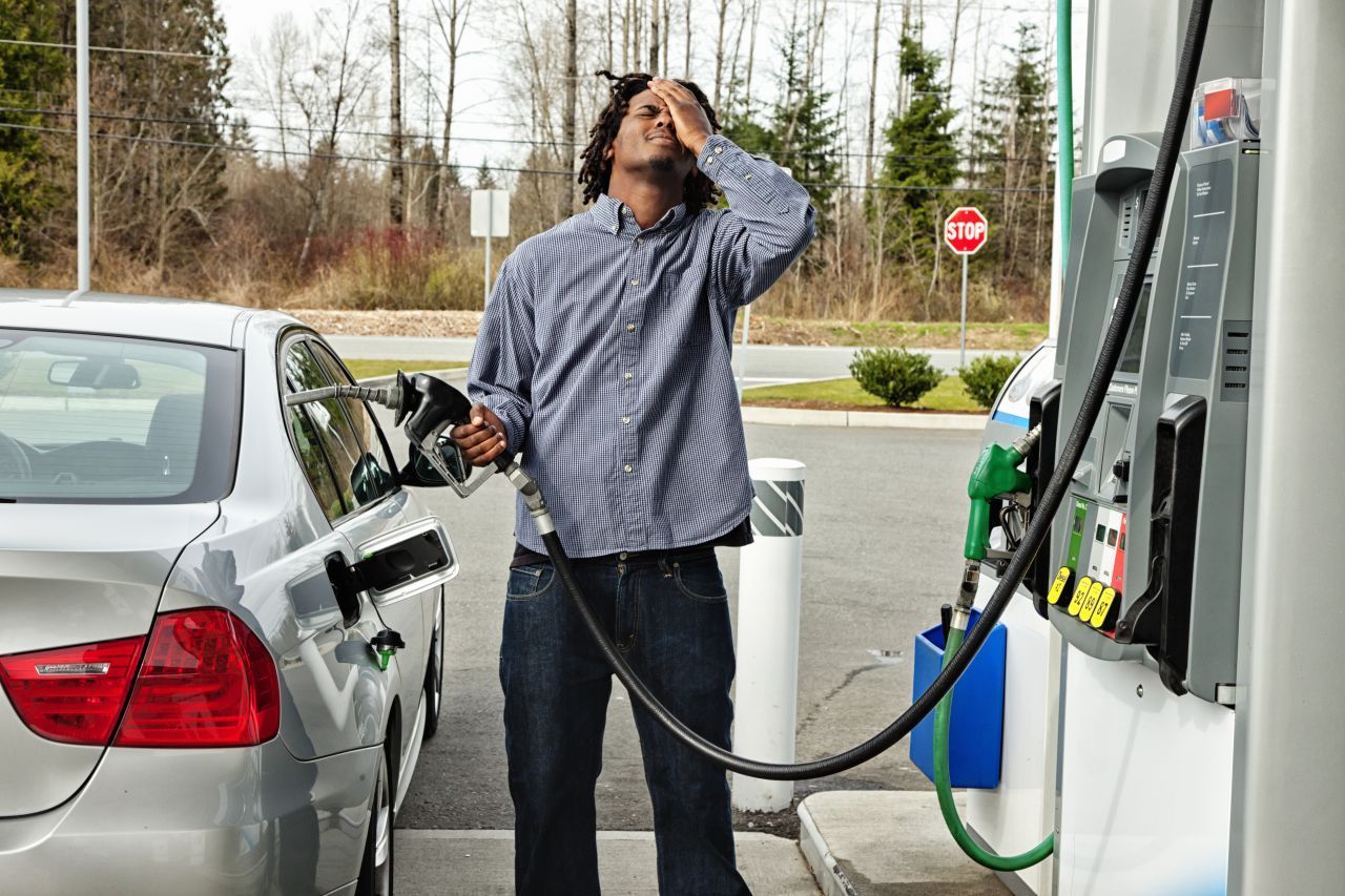 Verwechslung von Benzin und Diesel unmöglich: Autohersteller schaffen den  Tankdeckel ab